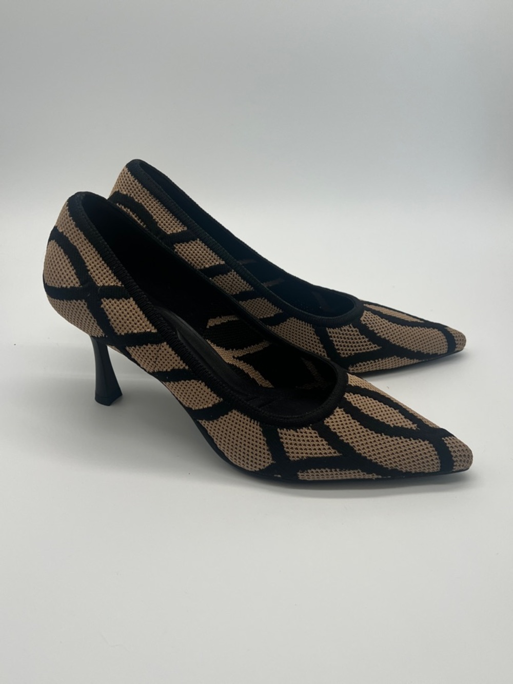 Cosy Island Pumps Womens 8.5 Comfort Heels EUC Pointed Toe - Picture 2 of 8